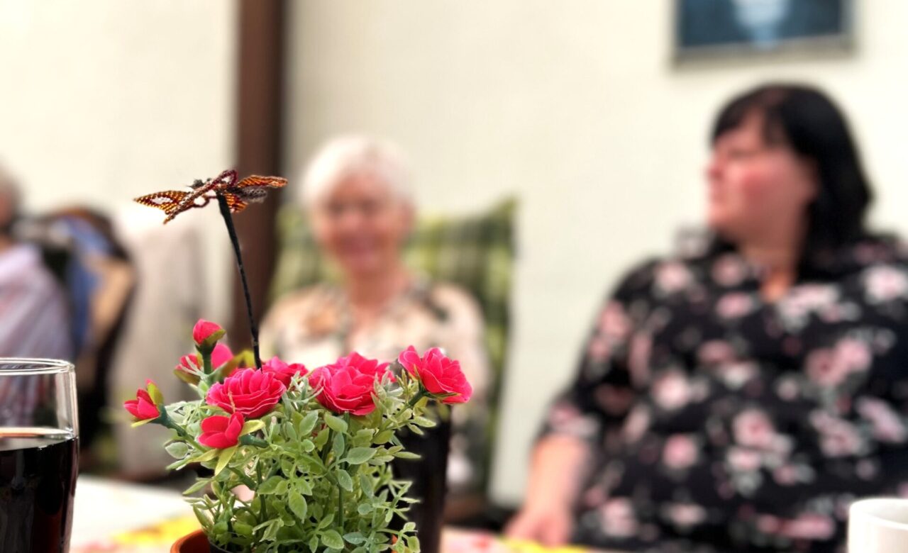 Blumen auf dem Tisch
